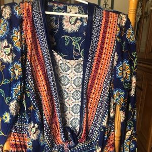 Fig and Flower,medium, blue, connected inner shell and cover, waved open sleeve